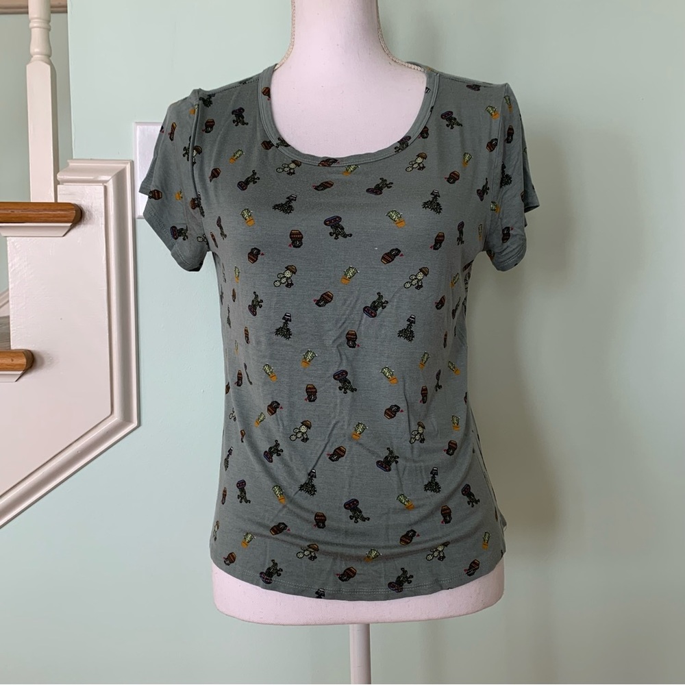 🏷️Belle Du Jour Sage Green Cactus Soft Tee Medium M